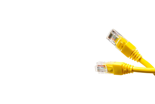 Internet wire cat6 cat5. Internet-verkkoon liittämisen tai rakentamisen, korjaamisen ja nopeiden Internet-palvelujen tarjoamisen käsite. - Valokuva, kuva