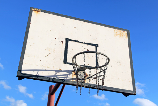 Vieux panier de basket
 - Photo, image