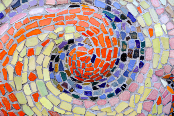 telhas de mosaico de pedra coloridas multi na parede como fundo ou textura, fundo em mosaico
 - Foto, Imagem