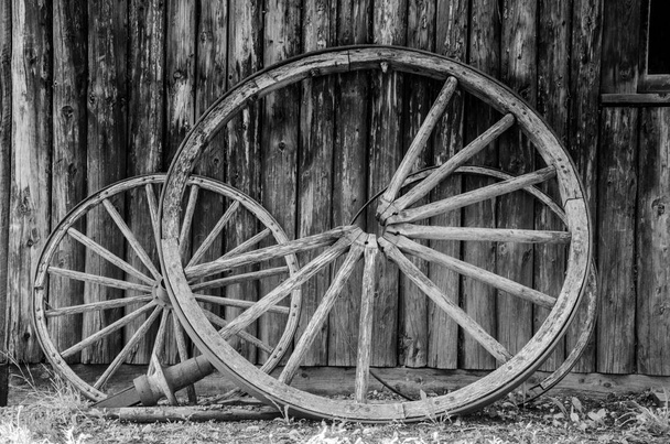 Broken Wagon, Vintage Park - Photo, Image