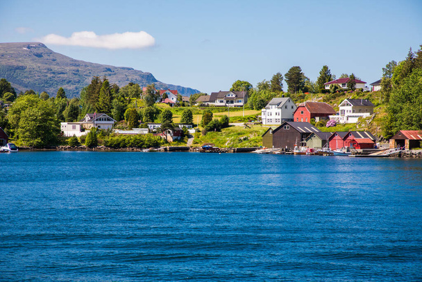 Vista sobre Alesund en Noruega, Europa. Alesund destaca por su arquitectura Art Nouveau
. - Foto, imagen