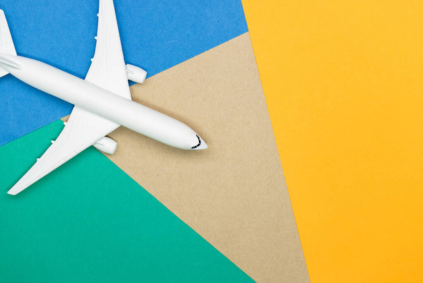 Modelo avião, avião no fundo cor pastel - Foto, Imagem