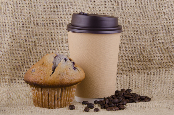 コーヒーとブルーベリーのマフィン - 写真・画像