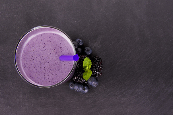 Berry smoothie - Фото, изображение