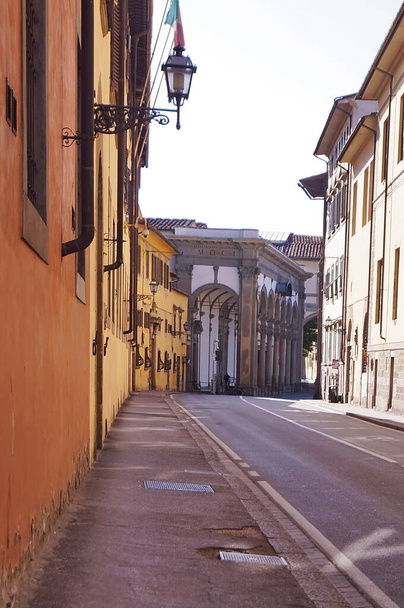 Florença durante a emergência do covid-19, rua Cesare Battisti, Itália
 - Foto, Imagem