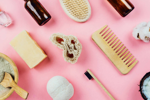 Flatlay of various beauty zero waste sustainable beauty and bath products on pink - Foto, afbeelding