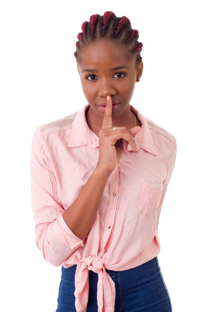 Красива молода африканка, яка просить тиші, ізольована на білому тлі
 - Фото, зображення