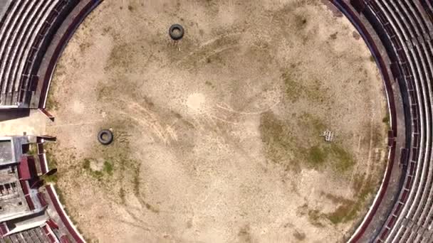 Légi felvétel egy elhagyatott bikagyűrűről, Plaza de toros. - Felvétel, videó