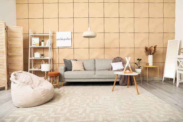 Krásný interiér lehkého moderního obývacího pokoje - Fotografie, Obrázek