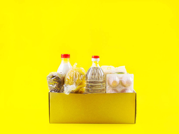 Zszywki spożywcze lub koncepcja pudełka darowizny - Zdjęcie, obraz