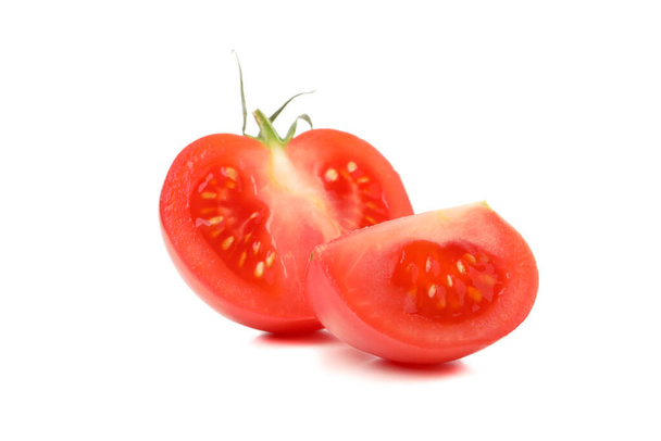 νωπή ώριμη ντομάτα απομονωμένη σε λευκό φόντο - Φωτογραφία, εικόνα