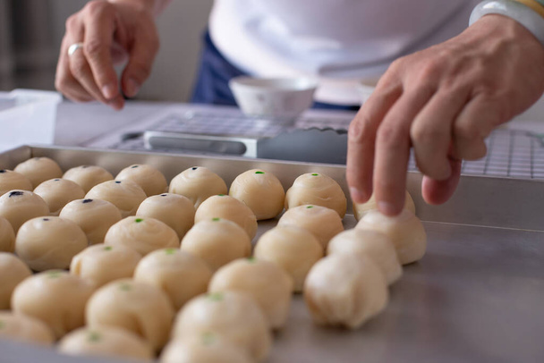 Puff tészta elkészítése a kínai tésztához. - Fotó, kép