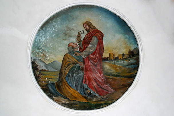 Jesús da a Pedro las llaves del reino de los cielos, fresco en la iglesia parroquial de Santa Catalina de Alejandría en Dapci, Croacia. - Foto, Imagen