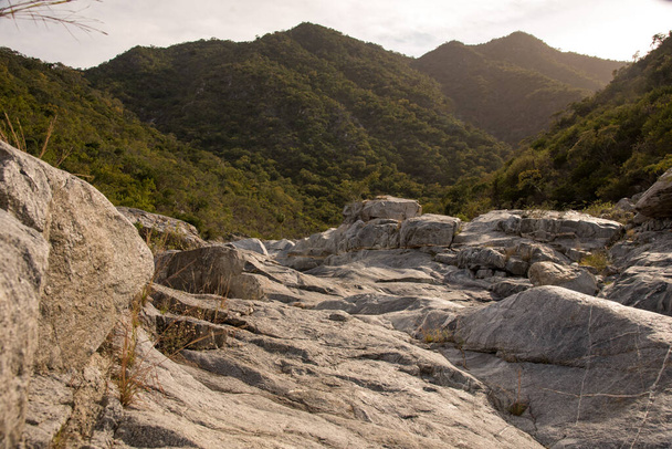 πέτρες, σχηματισμοί βράχων στο Boca de la Sierra στο Λος Κάμπος του Μεξικού - Φωτογραφία, εικόνα