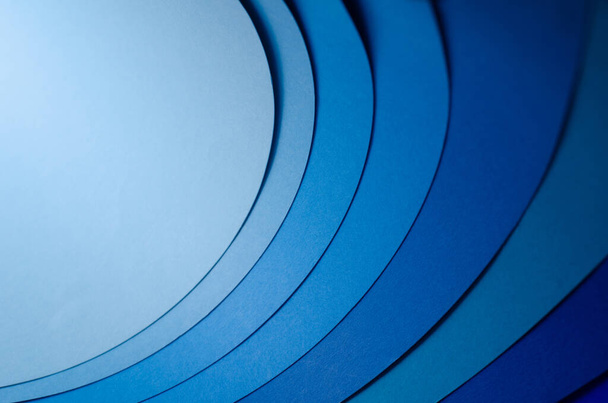 Abstrakte helle weiche Design-Hintergrund mit blauen geschwungenen Linien in dynamischem Stil, Vorlage Banner Design-Konzept  - Foto, Bild