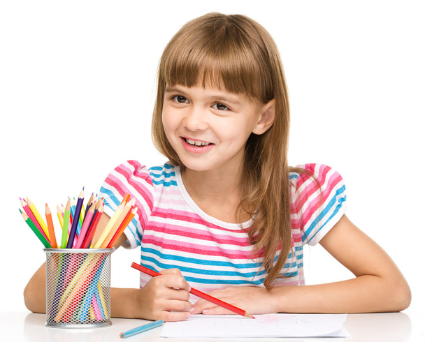 Kislány rajz ceruza segítségével - Fotó, kép