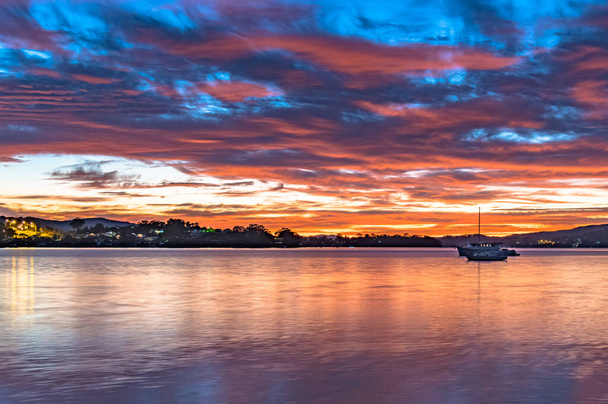 Colourful Clouds and Sunrise from Koolewong Waterfront on the Central Coast, NSW, Australia. - Foto, Bild