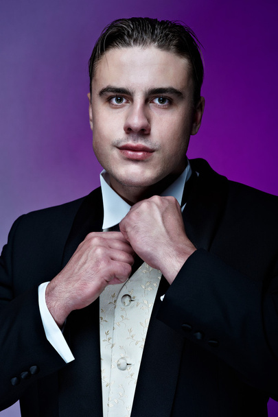 Portrait of young handsome groom in suit - Φωτογραφία, εικόνα