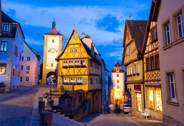 Akşamları eski Rothenburg ob der Tauber kasabası, Bavyera, Almanya - Fotoğraf, Görsel