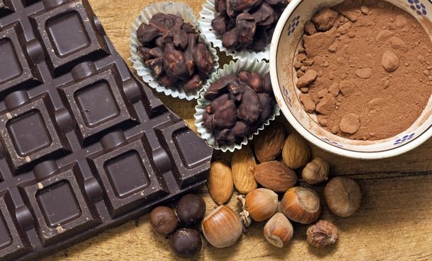 шоколад с ингредиентами
 - Фото, изображение