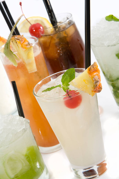 Collezione di cocktail Rum su sfondo bianco
 - Foto, immagini