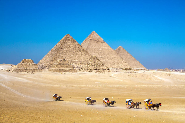 Velká pyramida v Gíze, místo světového dědictví UNESCO, Káhira, Egypt. - Fotografie, Obrázek