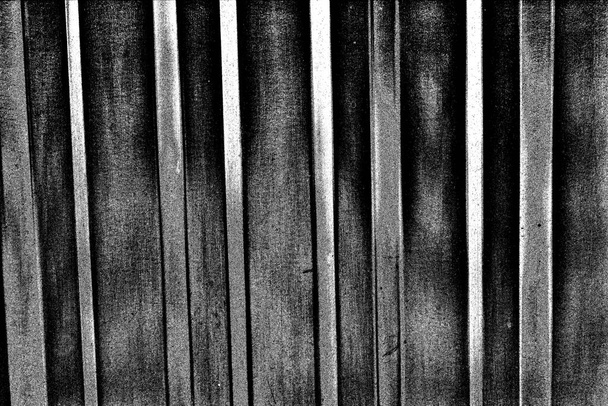 Hoja de metal corrugado sirve como una cerca, vista horizontal a rayas verticales - Foto, Imagen
