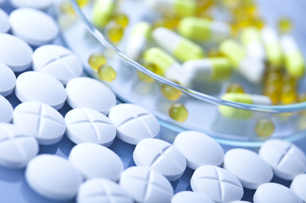 vitaminen, pillen en tabletten - Foto, afbeelding