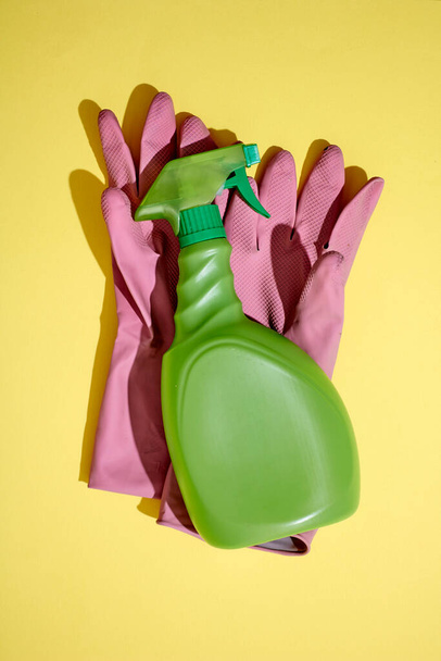 A studio photo of domestic cleaning products - 写真・画像