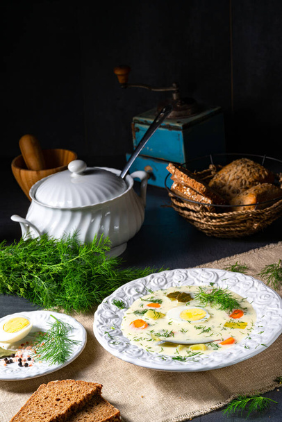 Dill soup with egg and fresh dill - Foto, Imagen