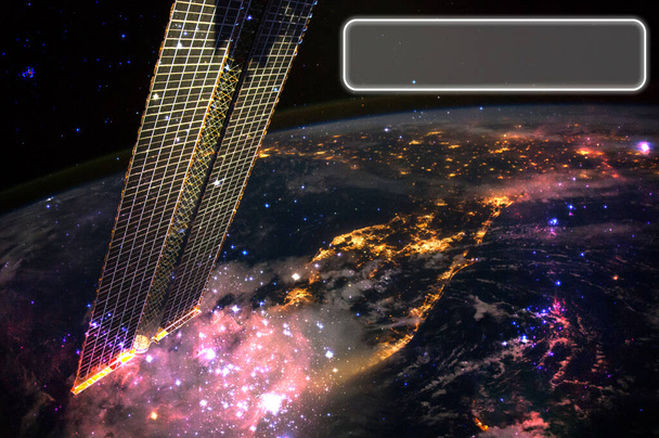 Globalna Technologia Internet Business Network, Telekomunikacja na Ziemi kryptowaluta, Blockchain i wiele. Panoramiczny widok na planetę. Elementy tego obrazu dostarczone przez NASA. - Zdjęcie, obraz
