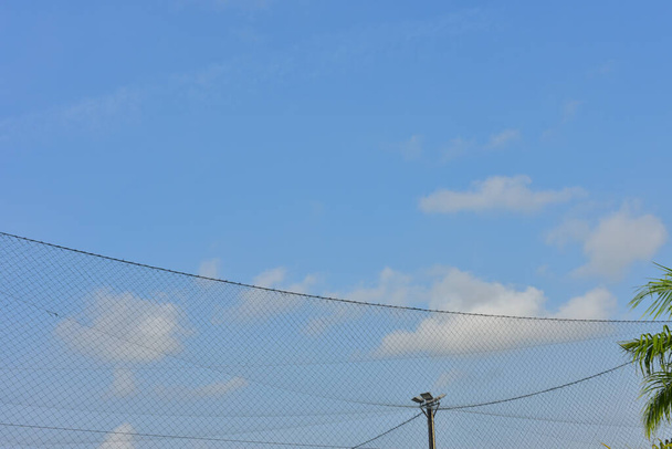 Cielo azul nubes blancas para el fondo - Foto, Imagen
