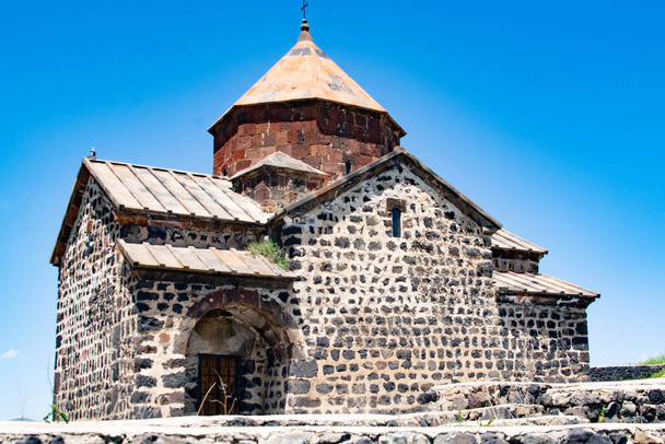 セヴァナバンク修道院はゲガルクニクのアルメニア州に位置しています。 - 写真・画像