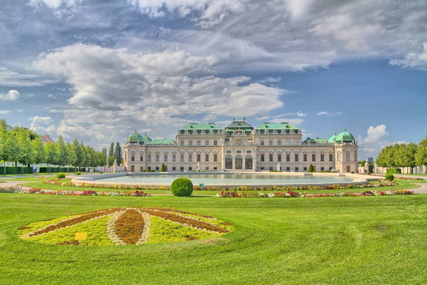 ウィーンのベルヴェデーレ宮殿、晴れた日にオーストリア - 写真・画像