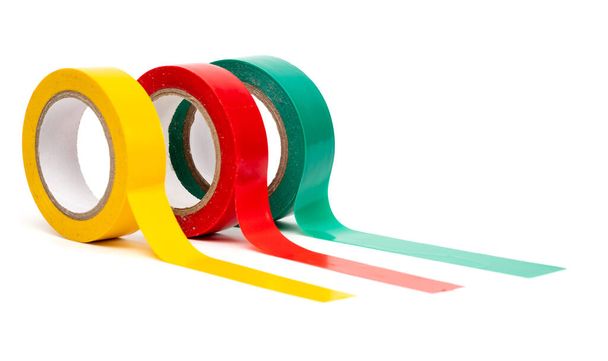 Fotografie vícebarevné izolační pásky na bílém pozadí. - Fotografie, Obrázek