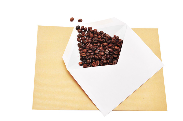で、封筒のコーヒー豆 - 写真・画像