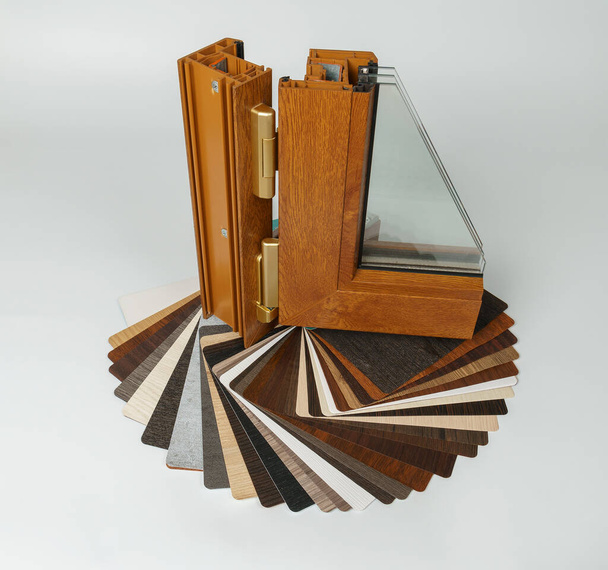 Ablakok háromrétegű üvegezéssel, felújítási koncepció - Fotó, kép