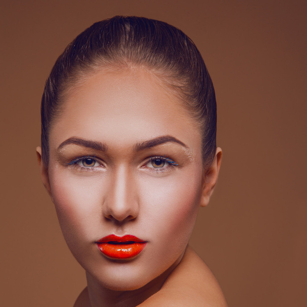 Beauty woman with professional make up in studio - Foto, afbeelding
