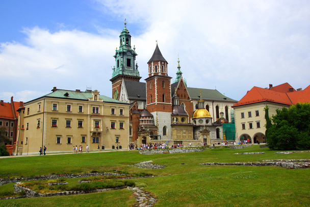 Wawel-kathedraal op de heuvel wawel in Krakau (Kraków) - Foto, afbeelding