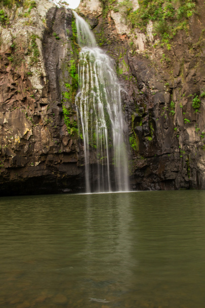Природні водоспад
 - Фото, зображення