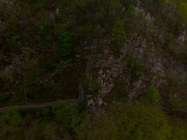 Cachoeira Strbacki buk no Parque Nacional da Bósnia Una
 - Foto, Imagem