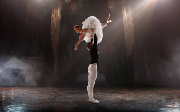 Ballett. Klassisches Ballett, dargeboten von ein paar Balletttänzern - Foto, Bild