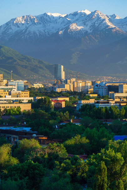 Almaty widok na miasto, Kazachstan, Azja Środkowa - Zdjęcie, obraz