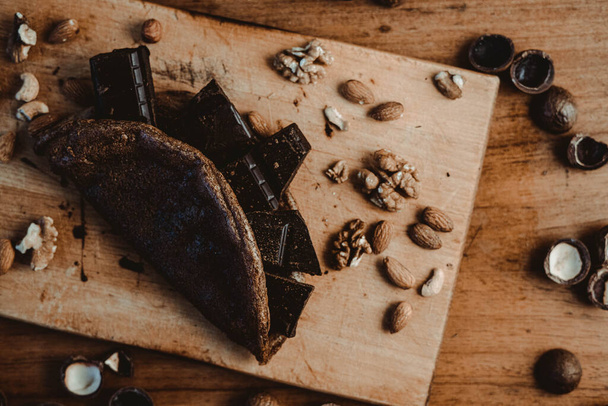 Yummy pancake with chocolate and nuts - Zdjęcie, obraz
