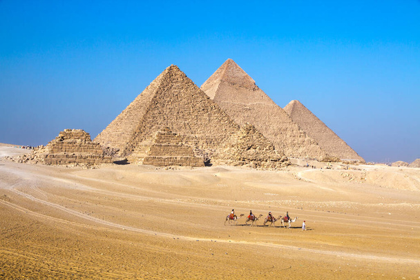Velká pyramida v Gíze, místo světového dědictví UNESCO, Káhira, Egypt. - Fotografie, Obrázek