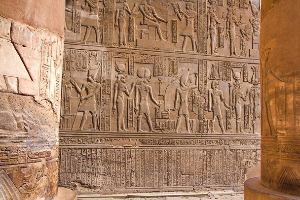 Antico tempio di Kom Ombo, Assuan, Egitto
. - Foto, immagini