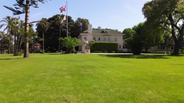 Antenne des Turnierhauses, Pasadena, Kalifornien, Wrigley Gardens Meadow  - Filmmaterial, Video
