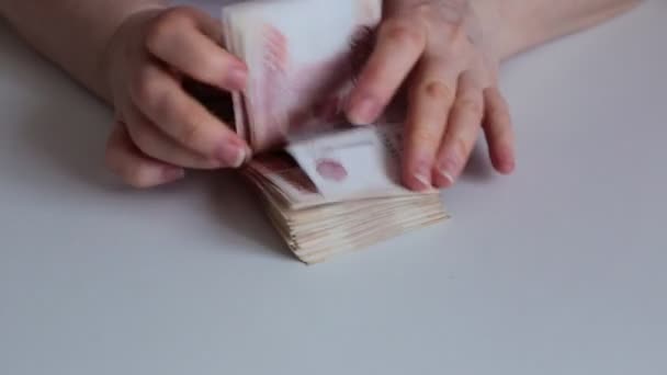 set of freshly-printed Russian bills 5,000 rubles - Záběry, video