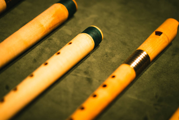 Исторический инструмент ранней музыки - деревянные сопрано рекордеры
 - Фото, изображение