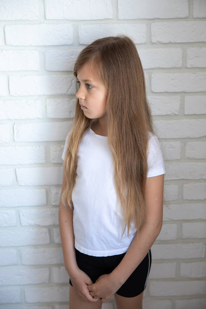 long hair. Portrait of beautiful girl with long hairs. - Fotografie, Obrázek